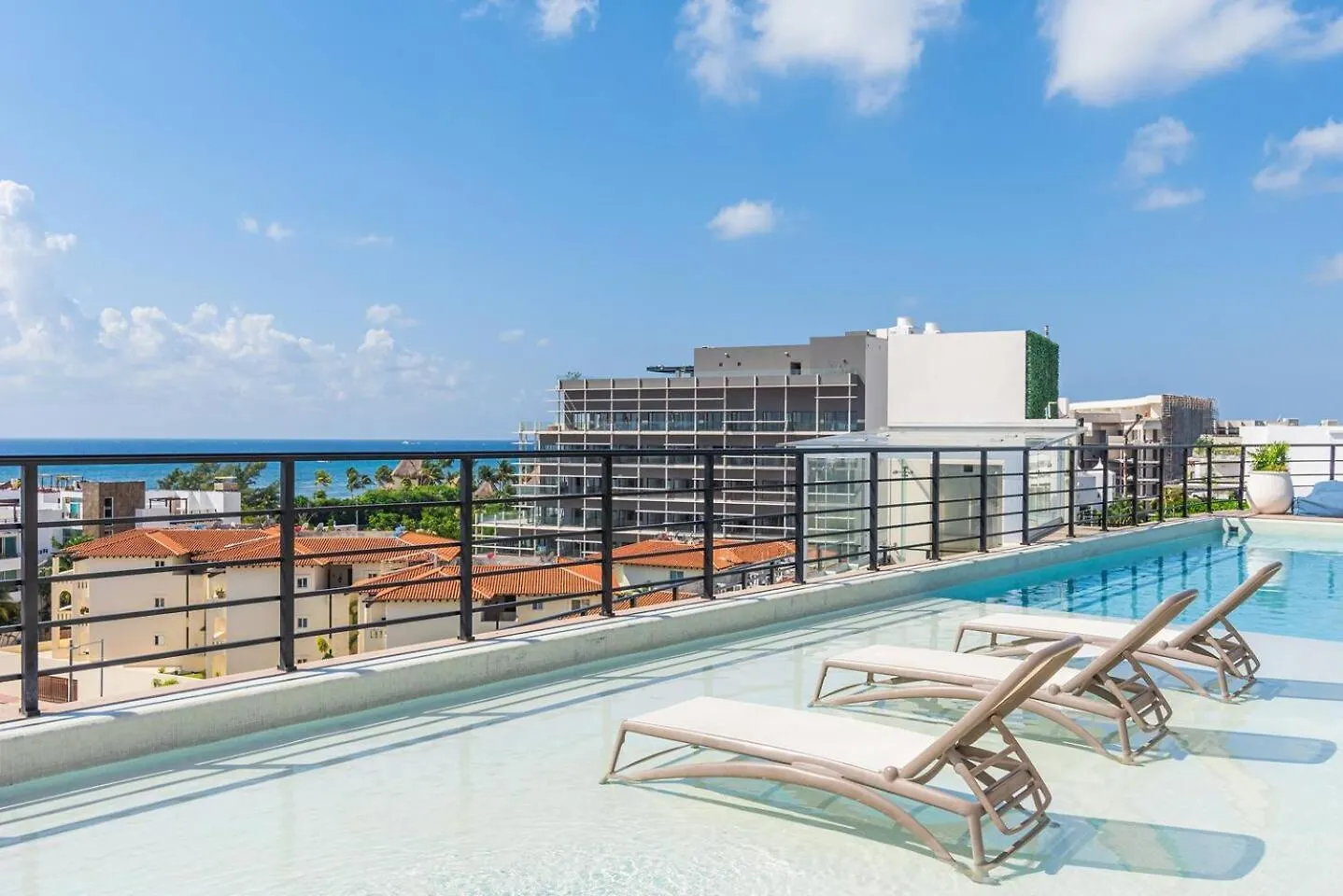 Tropical 2-Bedroom Mangrove View Playa del Carmen